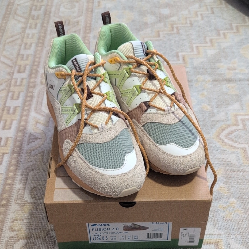 Karhu Fusion 2.0 Sneakers in Turtledove/Shadow Lime